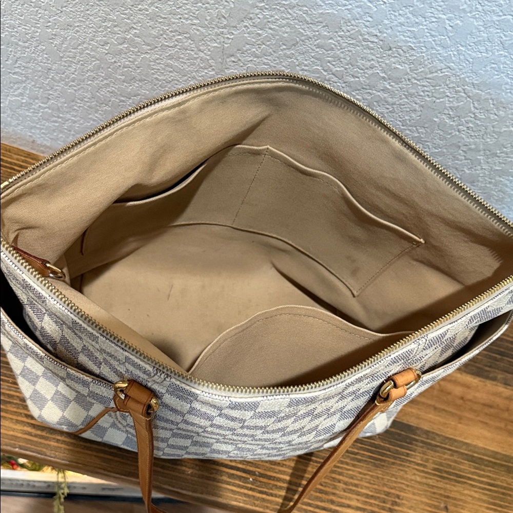 Louis Vuitton Damier Azur Totally MM Tote Bag Shoulder with Zipper - Picture 9 of 13
